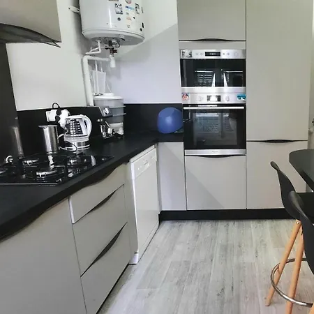 Tres Grande Climatisee Plein Centre Avec Balcon Bed & Breakfast