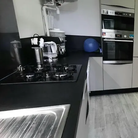 Tres Grande Climatisee Plein Centre Avec Balcon 3* Ницца