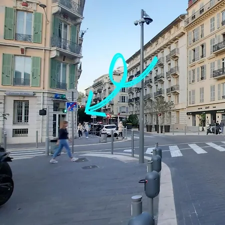 Très Grande Climatisée Plein Centre Avec Balcon 3* Nizza